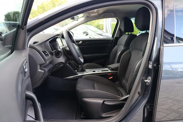 Renault MEGANE Estate 1.3 TCe Limited | Climate Control | Cruise Control | Camera | Trekhaak | Stoelverwarming