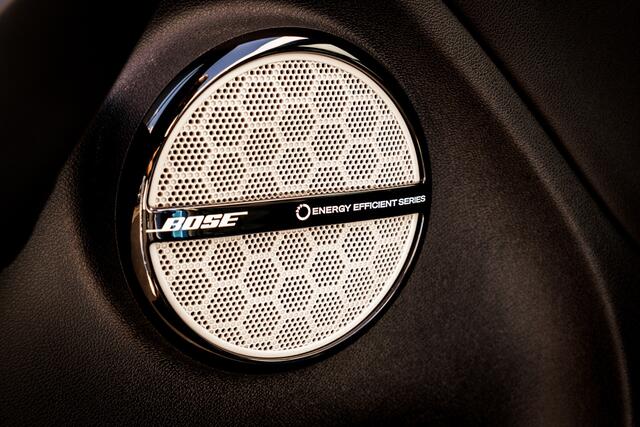 Renault MEGANE Estate 1.2 TCe Bose | Automaat | Schuifdak | Nw ketting | Cruise | Navi | PDC | Camera