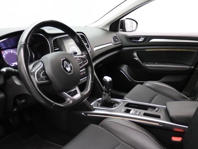 Renault MEGANE Estate TCe 115pk BOSE Camera | Cruise | Navi | Parkeersens. v+a | Trekhaak