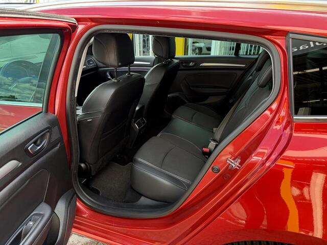 Renault MEGANE Estate 1.3 TCe Intens | Trekhaak | Navigatie | DAB | LED | Climate Control | Key-less | Parkeersensoren |