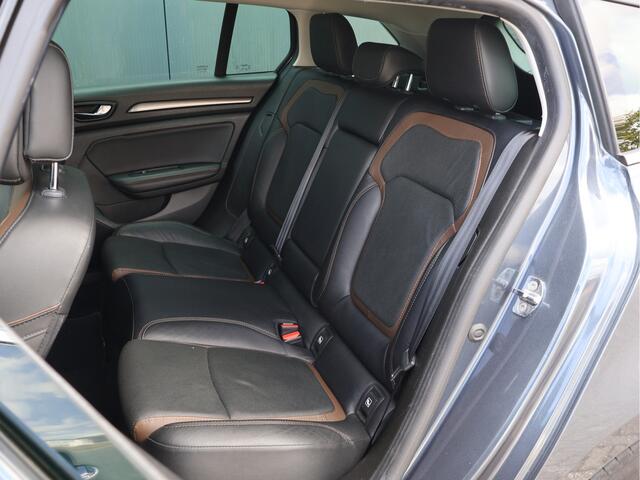 Renault MEGANE Estate 1.2 TCe Série Signature Exclusiv | Automaat | ACC | HUD | Haak | Massage |