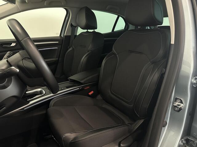 Renault MEGANE 1.6 E-Tech Plug-In Hybrid 160 Intens | Navigatie 9,3" | Head-Up Display | Dodehoek Detectie | Parkeersensoren voor, achter en achteruitrijcamera