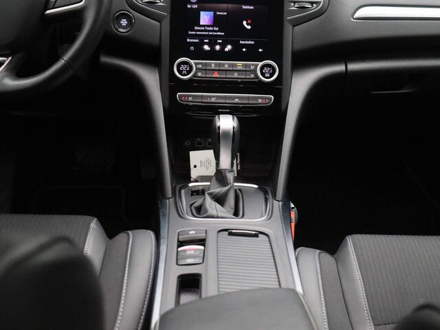 Renault MEGANE Estate TCe 140 Techno | Climate Control | Apple Carplay & Android Auto | Navigatie | 17' Inch Lichtmetalen Velgen | Parkersensoren + Achteruitrijcamera |