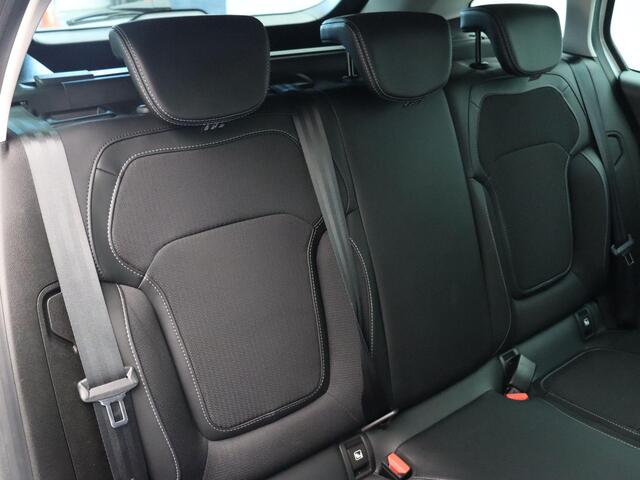 Renault MEGANE Estate TCe 140pk Techno | Stoel- en stuurwielverwarmig | 1700kg trekvermogen | Grootscherm navigatie |