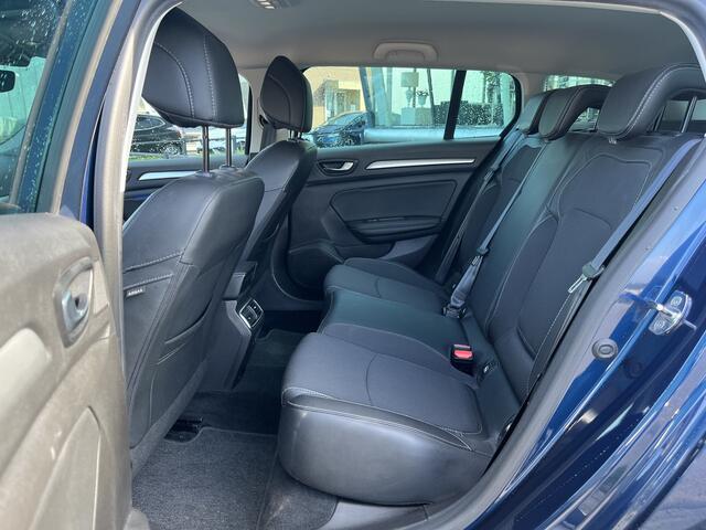 Renault MEGANE Estate 1.6 E-Tech Plug-In Hybrid 160 Intens / Automaat / Apple Carplay - Android Auto / Keyless / Climate / Keyless / Lane assist / 16'' LMV /