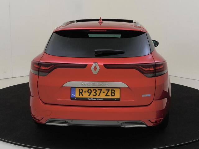 Renault MEGANE Estate 1.6 E-Tech Plug-In Hybrid 160 R.S. Line