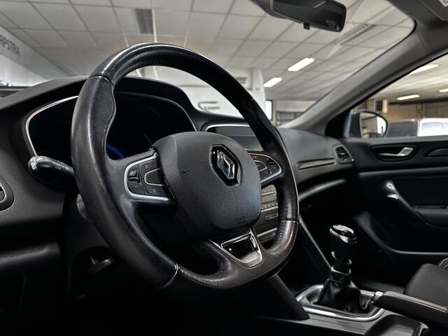 Renault MEGANE Estate 1.5 dCi Eco2 Zen/ Trekhaak/ DAB+/ Navi/ Clima/ Cruise/ Elek. pakket/ Isofix/ Bluetooth/ Armsteun/ Multi. LEDER. Stuur/ Mistl./ PDC/ Chroom/ Dakrails/ LED Dagrijverl.
