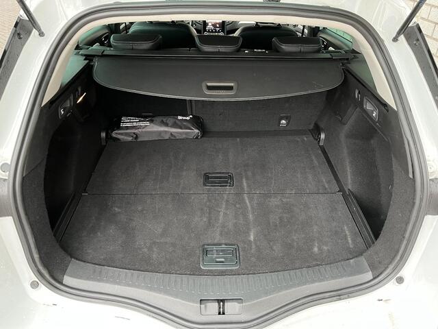 Renault MEGANE Estate 1.3 TCe 140 Techno | Stoel + stuurverwarming | Achteruitrijcamera | Apple CarPlay / Android Auto |