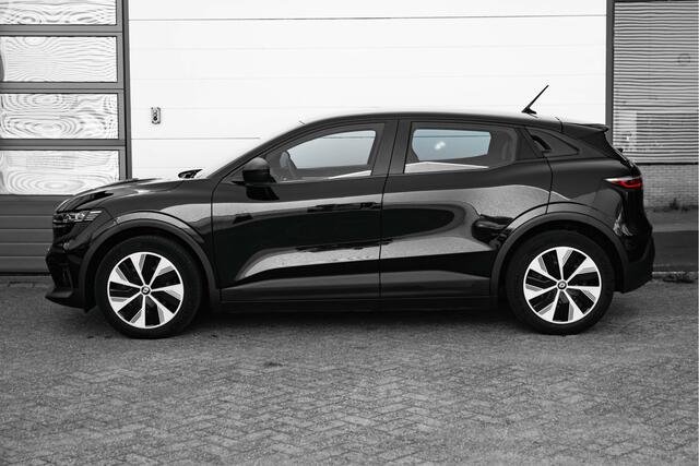 Renault MEGANE E-Tech EV60 130 PK Comfort Range Evolution ER | Automaat | Warmtepomp | Camera achter | 450 km actieradius | 16 % bijtelling over 30K > 60 mnd af nieuw | | incl. Bovag rijklaarpakket met 12 maanden garantie