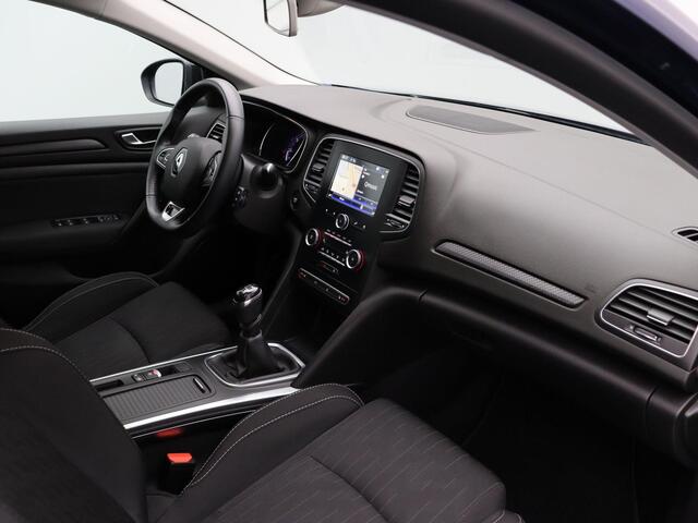 Renault MEGANE Estate TCe 140pk Limited | Stoelverwarming | 1700kg geremd | Dealer onderhouden | Navigatie |