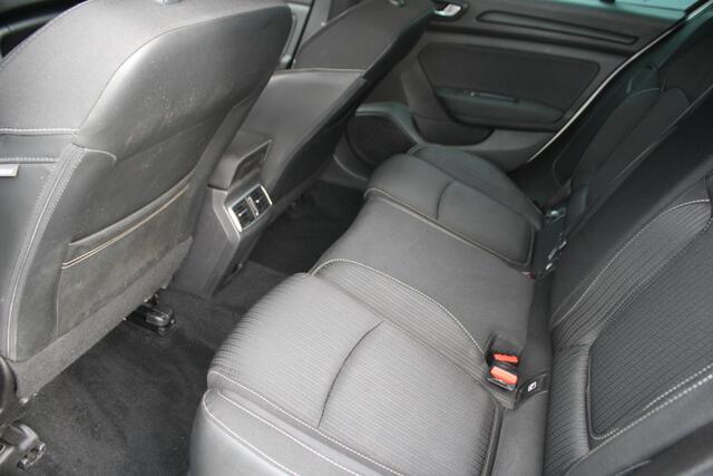 Renault MEGANE Estate 1.5 dCi Eco2 Limited - LAGE KM. STAND - NAVIGATIE - PDC