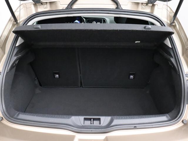 Renault MEGANE 1.2 TCe Zen | Trekhaak | Cruise Control | Navigatie!