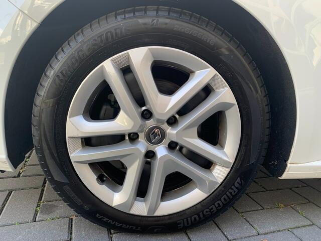 Renault MEGANE 1.3 TCE ZEN, Cruise control, Navigatie,Airco, All-in prijs inclusief apk en afleverbeurt!