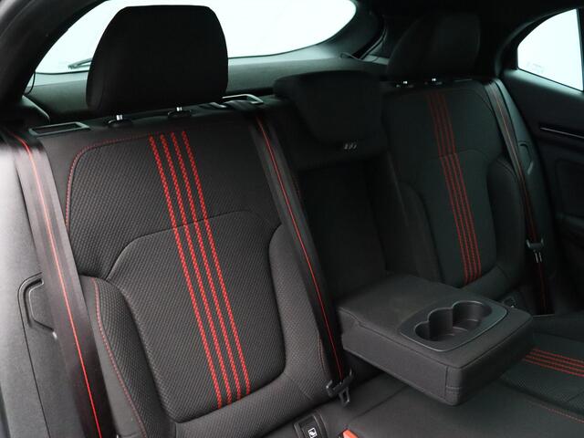 Renault MEGANE 140pk TCe R.S. Line | Clima | Stoelverwaming | Navi | Achteruitrijcamera | LED |