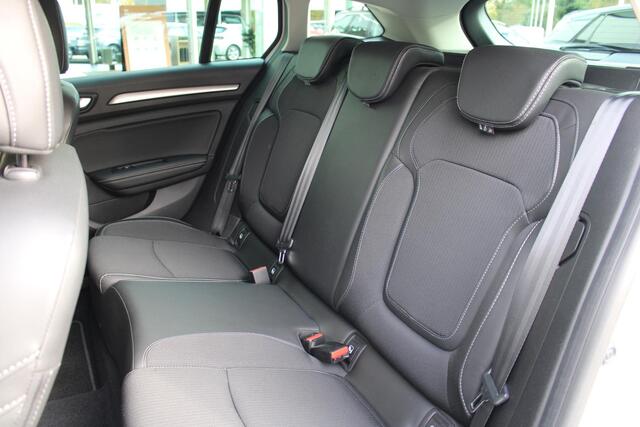 Renault MEGANE Estate 1.3 TCe 140 Techno | Trekhaak | Automaat