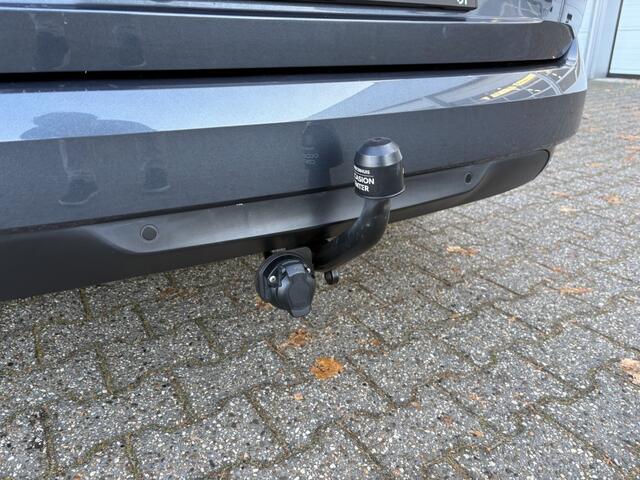 Renault MEGANE 1.3 TCe Limited | Trekhaak | Cruise Control | Stoelverwarming |