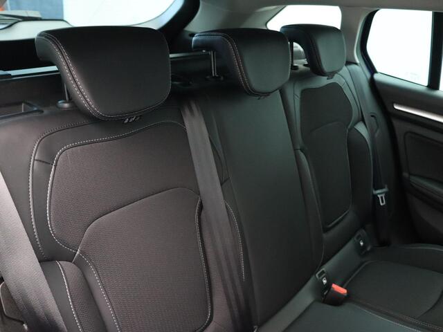 Renault MEGANE Estate TCe 140pk EDC/Autom. Intens | Navigatie | Climate control | Parkeersensoren voor en achter | Apple carplay / Android auto |