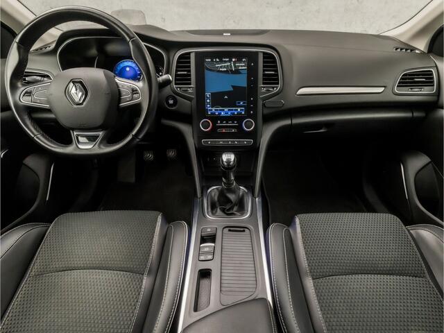 Renault MEGANE Estate 1.2 TCe Signature Bose Sport (VIRTUAL COCKPIT, APPLE CARPLAY, GROOT NAVI, STUUR/STOELVERWARMING, HEAD-UP DISPLAY, BOSE AUDIO, LEDER, CAMERA, KEYLESS, MASSAGE, LED KOPLAMPEN, NIEUWSTAAT)