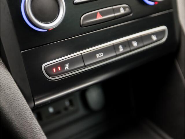 Renault MEGANE Estate 1.2 TCe Signature Bose Sport (VIRTUAL COCKPIT, APPLE CARPLAY, GROOT NAVI, STUUR/STOELVERWARMING, HEAD-UP DISPLAY, BOSE AUDIO, LEDER, CAMERA, KEYLESS, MASSAGE, LED KOPLAMPEN, NIEUWSTAAT)