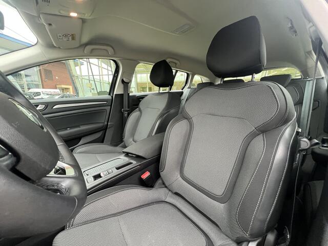 Renault MEGANE Estate 1.3 TCe 140PK Equilibre / Climate / Cruise / Parkeersensoren V+A / NAP /