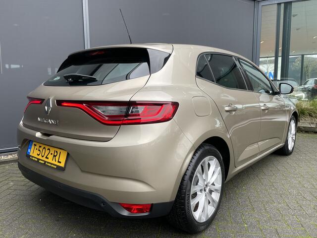 Renault MEGANE 1.5 dCi Bose Airco - Cruise control - Parkeersensoren voor en achter - Navigatiesysteem - Keyless entry - Mistlampen voor - Bluetooth - Rijstrooksensor - Stuurmultifunctioneel - Elektrische ramen voor en - Zeer weinig kilometers
