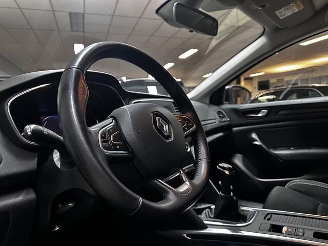 Renault MEGANE Estate 1.3 TCe Limited /Trekhaak! /Keyless /Apple + Android /DAB+! /Navi /Climat /Cruise /Elek. pakket /Bluetooth /Regensensor /16"LMV /Extra getint glas /PDC V+A /Mistlampen /Isofix /Armsteun.