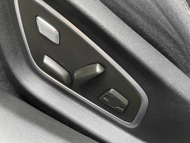 Renault MEGANE 1.3 TCe Business Edition One / automaat / panoramadak / elektrische stoelen / boze geluidsysteem / dodehoeksensoren / achteruitrijcamera / parkeersensoren