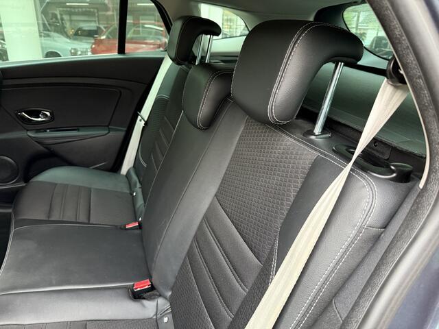 Renault MEGANE 1.2 TCe Bose NIEUWE DIS. KETTING NAVIGATIE TREKHAAK PARK.SENSOREN LICHTM.VELGEN 1.2 TCe Bose