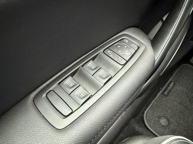 Renault MEGANE Estate BJR 2020 1.3 141 PK TCe Bose AUTOMAAT | TREKHAAK | BOSE | STOELVERWARMING | FULL LED