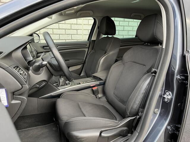 Renault MEGANE Estate 1.3 TCe Limited | Trekhaak | Apple CarPlay / Android Auto | Parkeersensoren | Navigatie |