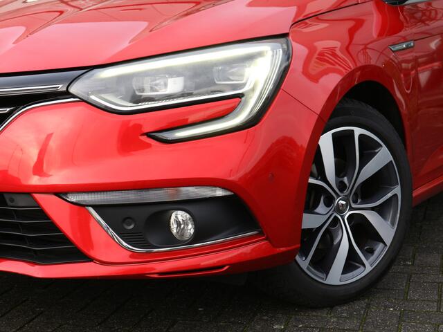 Renault MEGANE Estate 1.2 TCe Bose 132 PK TREKHAAK VOL OPTIES 105144 KM NAP