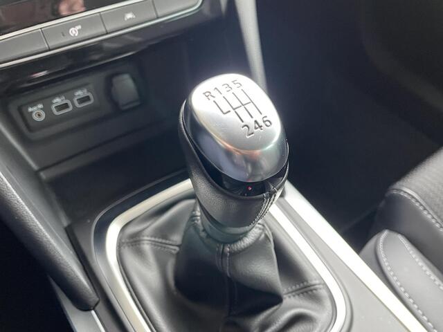 Renault MEGANE Estate 1.3 TCe 140 Techno