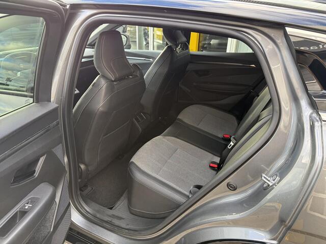 Renault MEGANE E-Tech EV60 Optimum Charge Techno | NAP | Eerste eigenaar | TREKHAAK | Navigatie Google | Dodehoek detectie | Pack Winter | Achteruitrijcamera | DAB | LED |