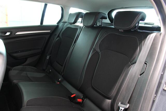 Renault MEGANE Estate 1.3 TCe 140 Techno | Trekhaak | Camera achter | Pakeersensoren voor en achter |