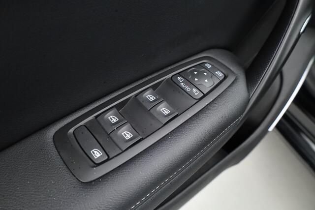 Renault MEGANE Estate 1.3 TCe Limited | Dig. Cockpit | Cruise | Nav+App.connect | Camera+PDC | Dodehoek | 16'' | ACC | Led | Sfeerverl. V