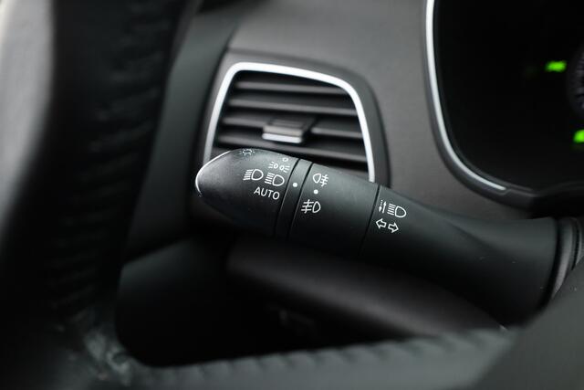 Renault MEGANE Estate 1.3 TCe Limited | Dig. Cockpit | Cruise | Nav+App.connect | Camera+PDC | Dodehoek | 16'' | ACC | Led | Sfeerverl. V