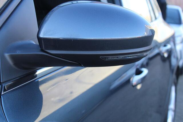 Renault MEGANE Estate 1.3 TCe Limited Navi l Airco l Cruise control l Bluetooth l Keyless entry/Start l Elektrisch inklapbare spiegels