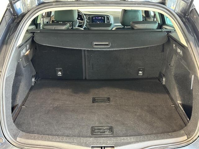 Renault MEGANE Estate 1.3 TCe 140 EDC Techno AUTOMAAT TREKHAAK | ACHTERUITRIJCAMERA | PARKEERSENSOREN VOOR&ACHTER | BLIS