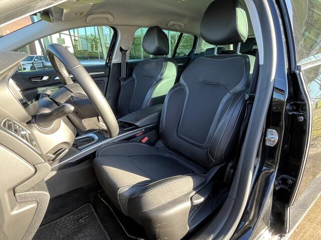 Renault MEGANE Estate 1.6 E-Tech Plug-In Hybrid 160PK Intens / Automaat / Apple Carplay - Android Auto / Blind spot / 16''LMV /