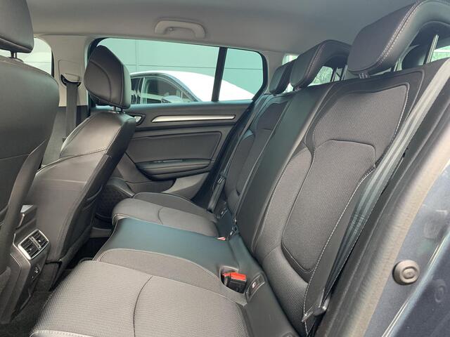 Renault MEGANE Estate 1.3 TCe 140 Techno | Dodehoekdetectie | Trekhaak