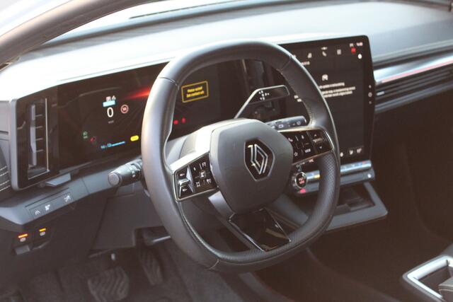 Renault MEGANE E-Tech EV60 Optimum Charge Iconic | Stoelverwarming | Leder