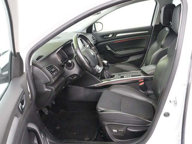 Renault MEGANE 1.6 DCI GT | Head-Up | Stoelverwarming | Camera | Massage | Full LED | BOSE Sound | Keyless | Half leder | Sfeerverlichting | Climate control | Bluetooth | Cruise control