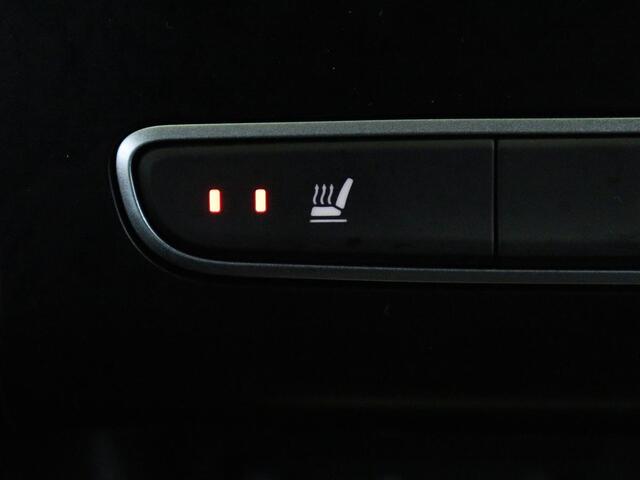 Renault MEGANE 1.6 DCI GT | Head-Up | Stoelverwarming | Camera | Massage | Full LED | BOSE Sound | Keyless | Half leder | Sfeerverlichting | Climate control | Bluetooth | Cruise control