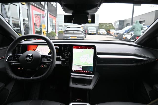 Renault MEGANE E-Tech comfort range iconic 60 kWh | HARMAN/KARDON | 360 CAMERA | STUUR/STOELVERWARMING | LEDER | ADAPT. CRUISE CONTROL | CLIMATE CONTROL | PDC | LMV