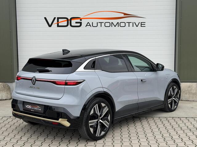 Renault MEGANE E-Tech EV60 Optimum Charge 220 Iconic / SOH 93% / Warmtepomp / Camera Binnenspiegel / 360 Camera / Navigatie / Carplay / Clima / Two Tone / 20" lm