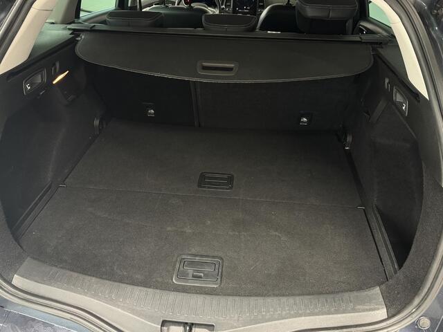 Renault MEGANE Estate 1.3 TCe 140 Techno | Navigatie | Camera | Trekhaak | All-Season Banden |