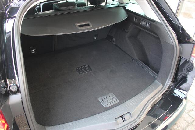 Renault MEGANE Estate 1.3 TCe 140 Techno | Achteruitrij camera | Trekhaak | Parkeersensoren voor en achter