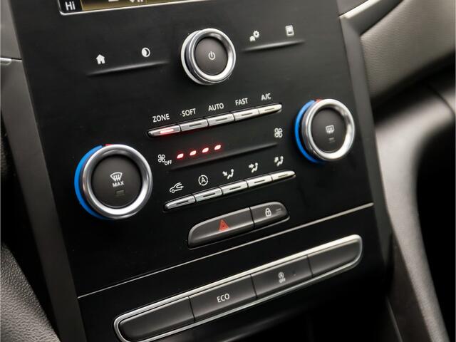 Renault MEGANE Estate 1.3 TCe Sport 141Pk Automaat (VIRTUAL COCKPIT, APPLE CARPLAY, NAVIGATIE, KEYLESS, SPORTSTOELEN, GETINT GLAS, TREKHAAK, CRUISE, NIEUWSTAAT)