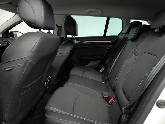 Renault MEGANE Estate 1.3 TCe 140 Techno | Camera | All season | Trekhaak | Navigatie | LED verlichting | Stuur & stoelverwarming |