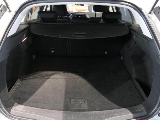 Renault MEGANE Estate 1.3 TCe Business Zen - Allseasons - Wegklapbare trekhaak - Keyless Entry & Start - Camera